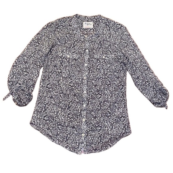 Anthropologie Tops - Anthropologie Holding Horses bird floral black top